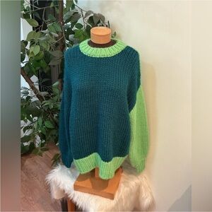 Forever 21 purl knit crewneck sweater green & teal colorblock Woman’s Large